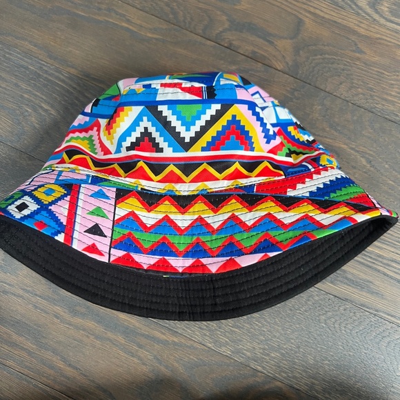 Reversible Bucket Hat – Black / Multicolor Geometric Print (Good Condition) - Picture 1 of 2
